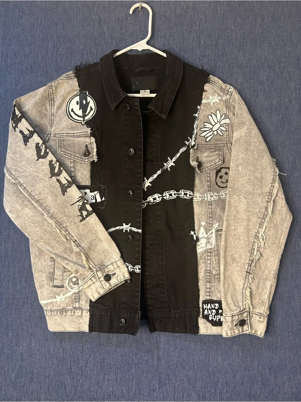 Smoke Rise Men's Black & Gray Graphic Denim Jacket for Slim Fit.M